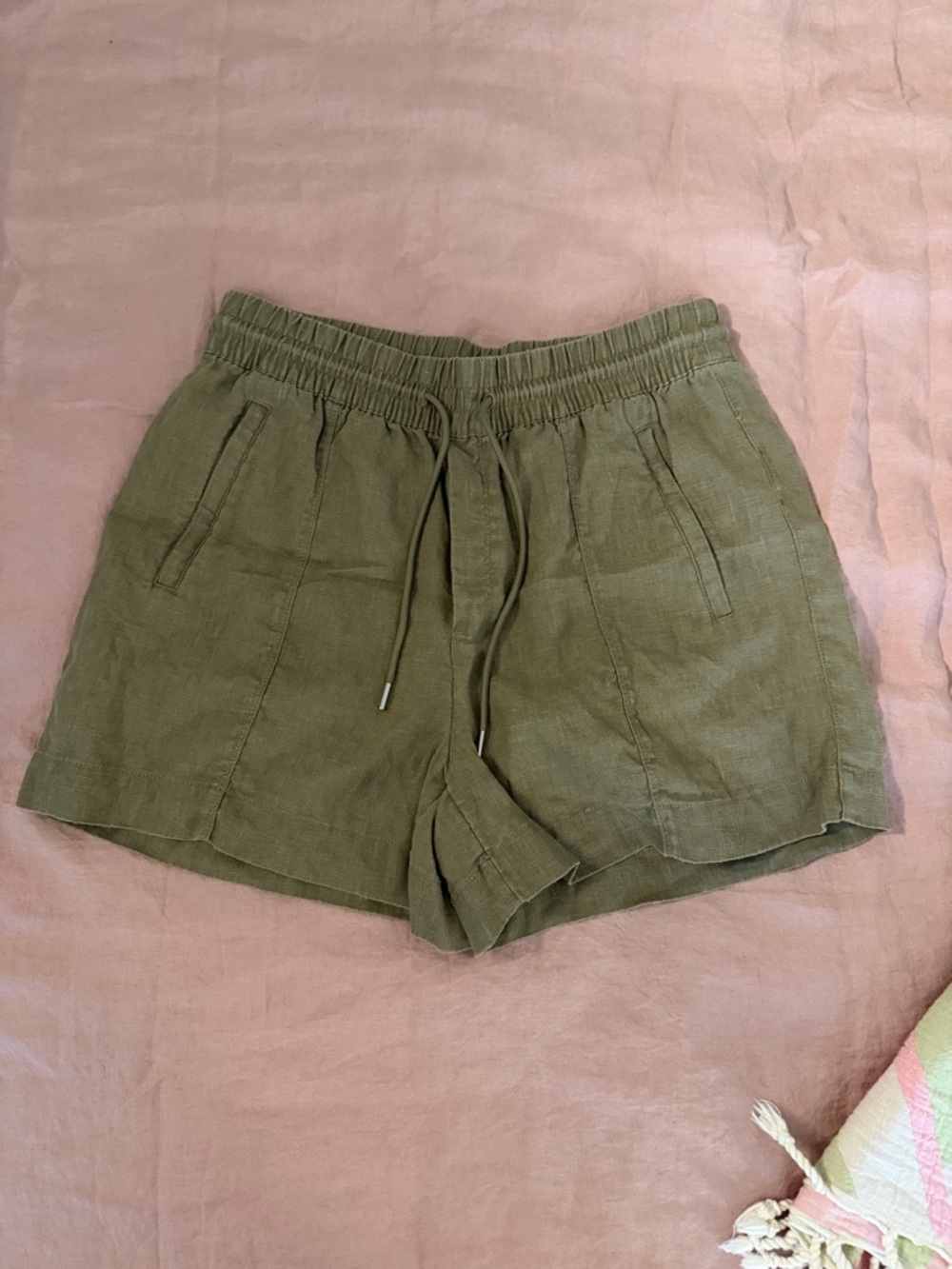 Athleta Retreat Linen shorts olive green size M